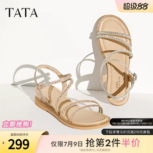 2025 年 TATA 他她女鞋全新力作！UMK01AA5D 坡跟一字带沙滩凉鞋外穿必备潮流单品